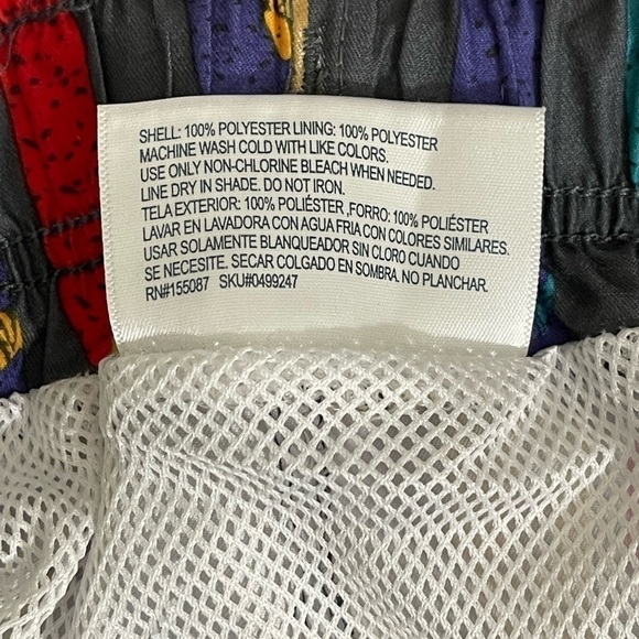 N.W.T.  Barracuda Bay. sz med mens board shorts  Surboard print - Picture 11 of 11